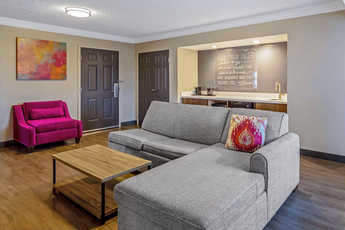 La Quinta by Wyndham San Francisco Airport North - Free Airport Shuttle - Image 2