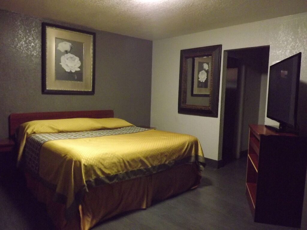 Laurel Inn - Image 4