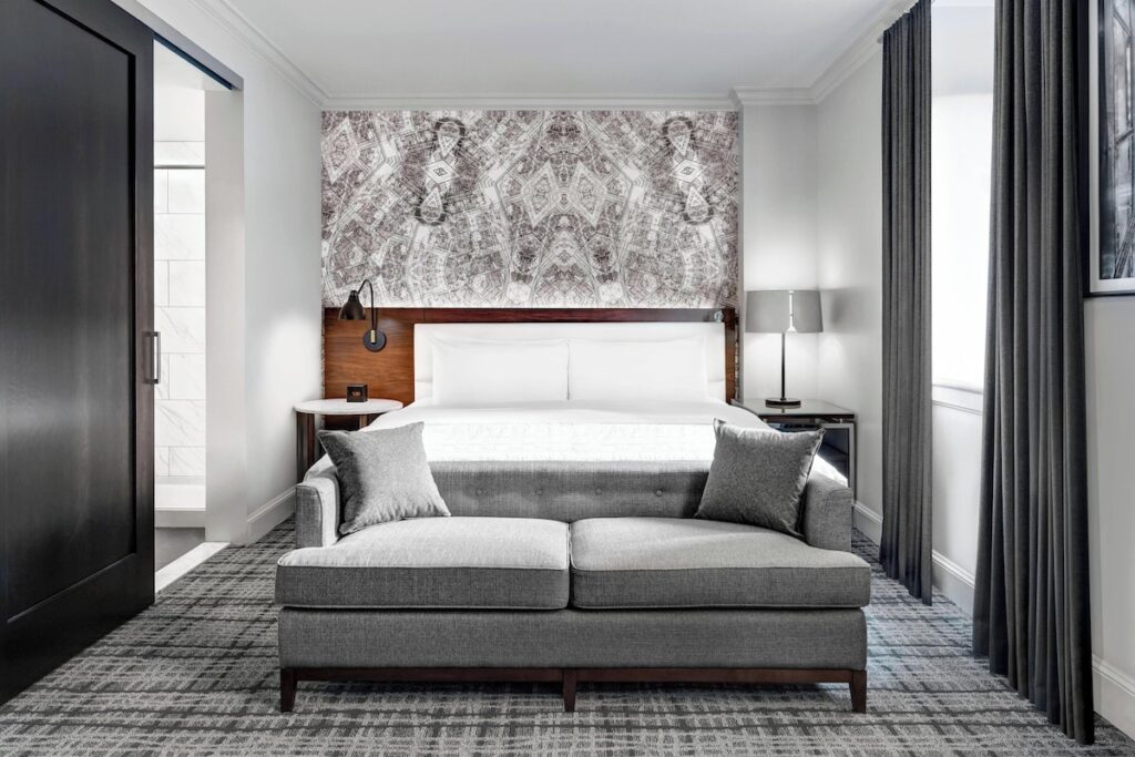 Le Meridien Indianapolis - Image 2