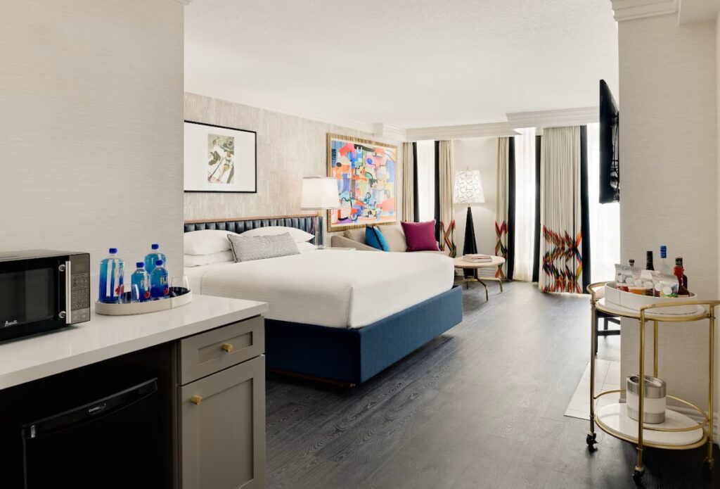 Le Parc at Melrose - Image 2