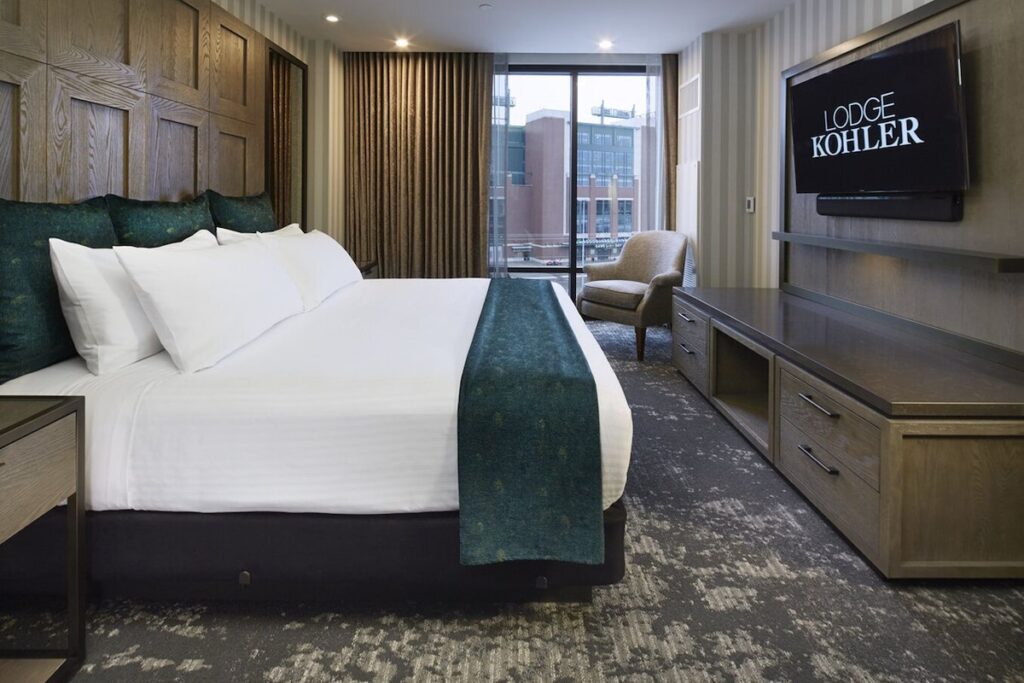 Lodge Kohler - Image 5