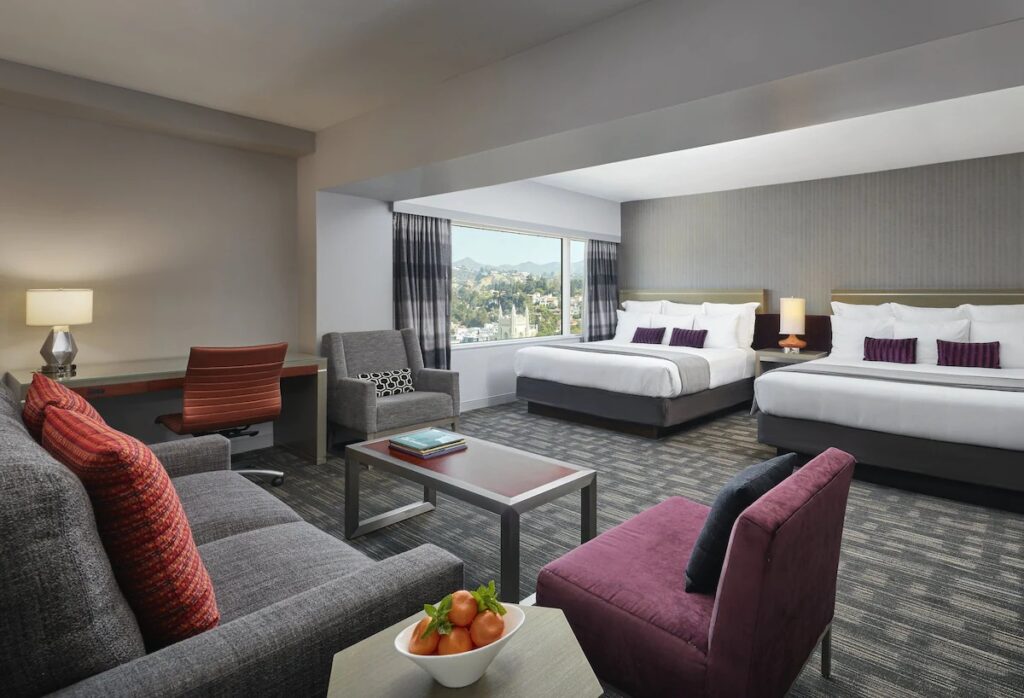 Loews Hollywood Hotel - Image 3