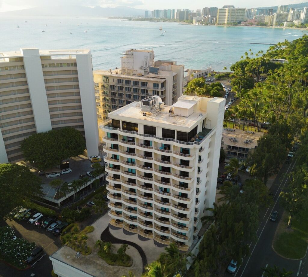 Lotus Honolulu at Diamond Head - Image 2