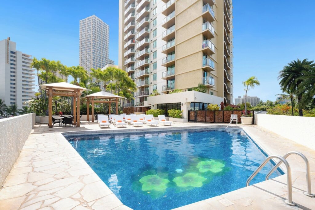 Luana Waikiki Hotel & Suites - Image 3