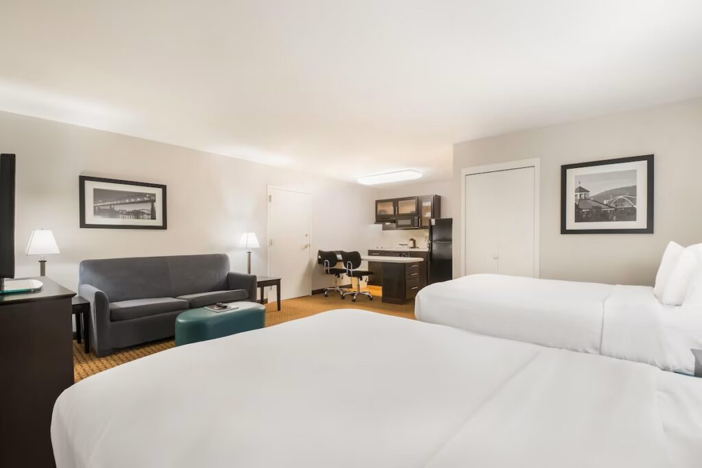 MainStay Suites Chattanooga Hamilton Place - Image 3