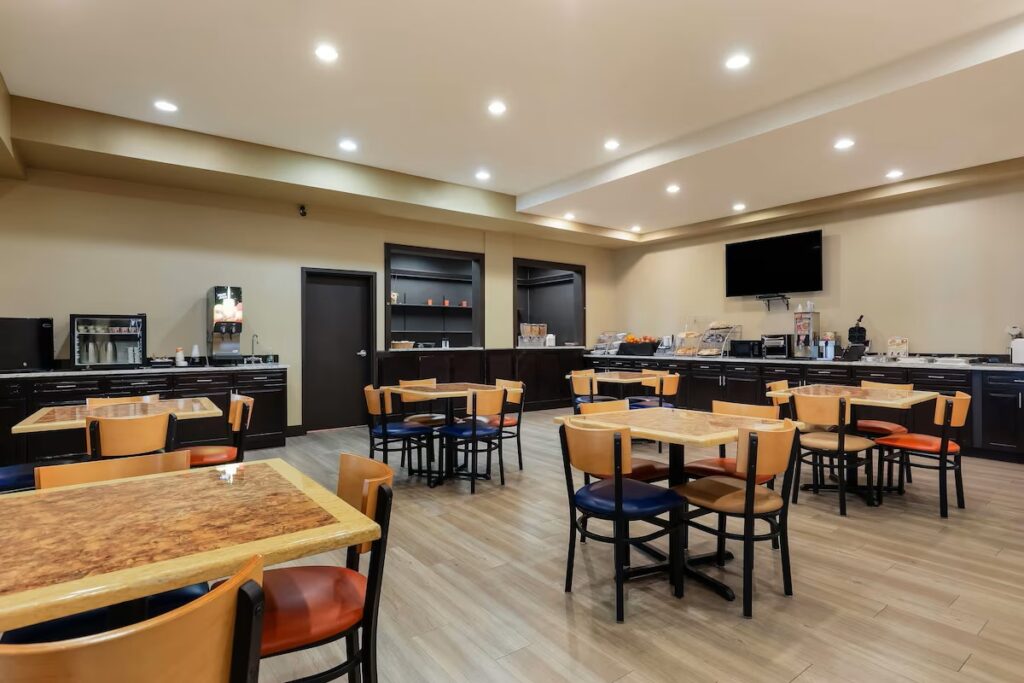 MainStay Suites Fitchburg - Madison - Image 5