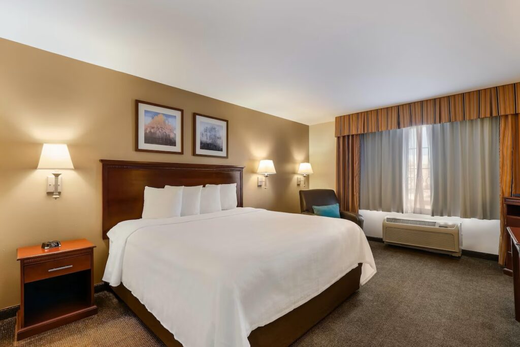 MainStay Suites Fitchburg - Madison - Image 2