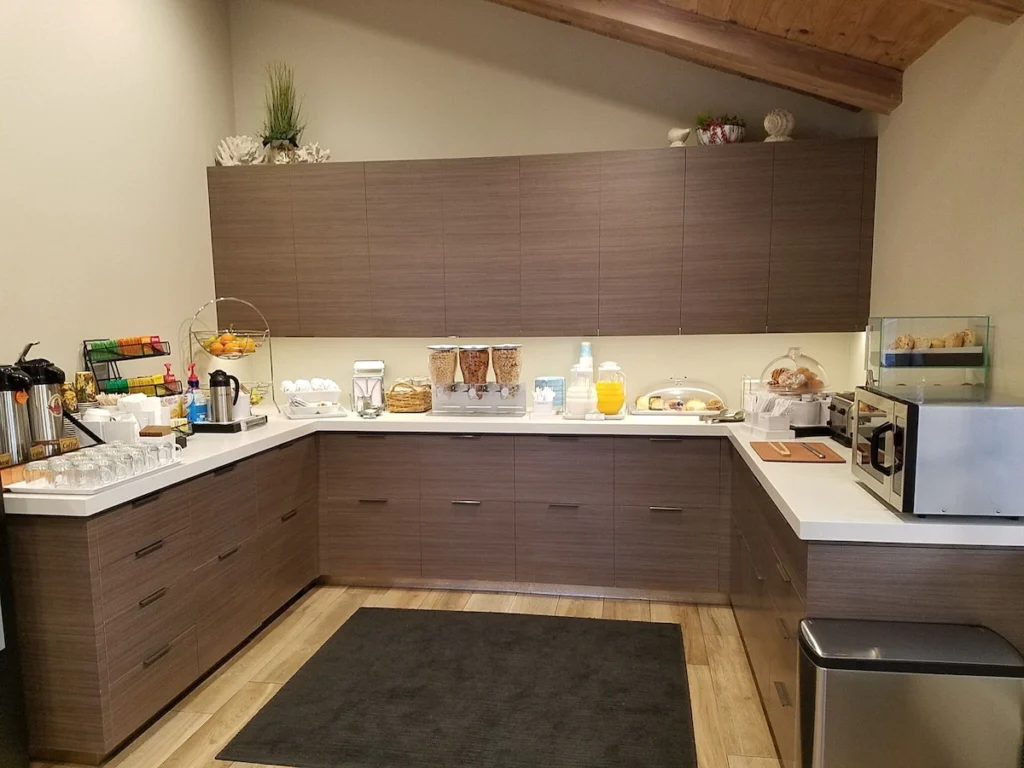 Marina Beach Motel - Image 2