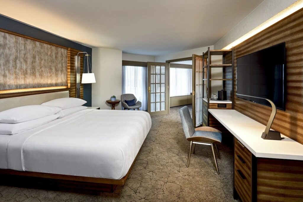 Marriott Boston Quincy - Image 2