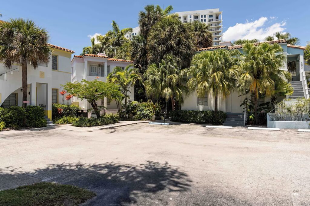 Miami River Inn by Renzzi