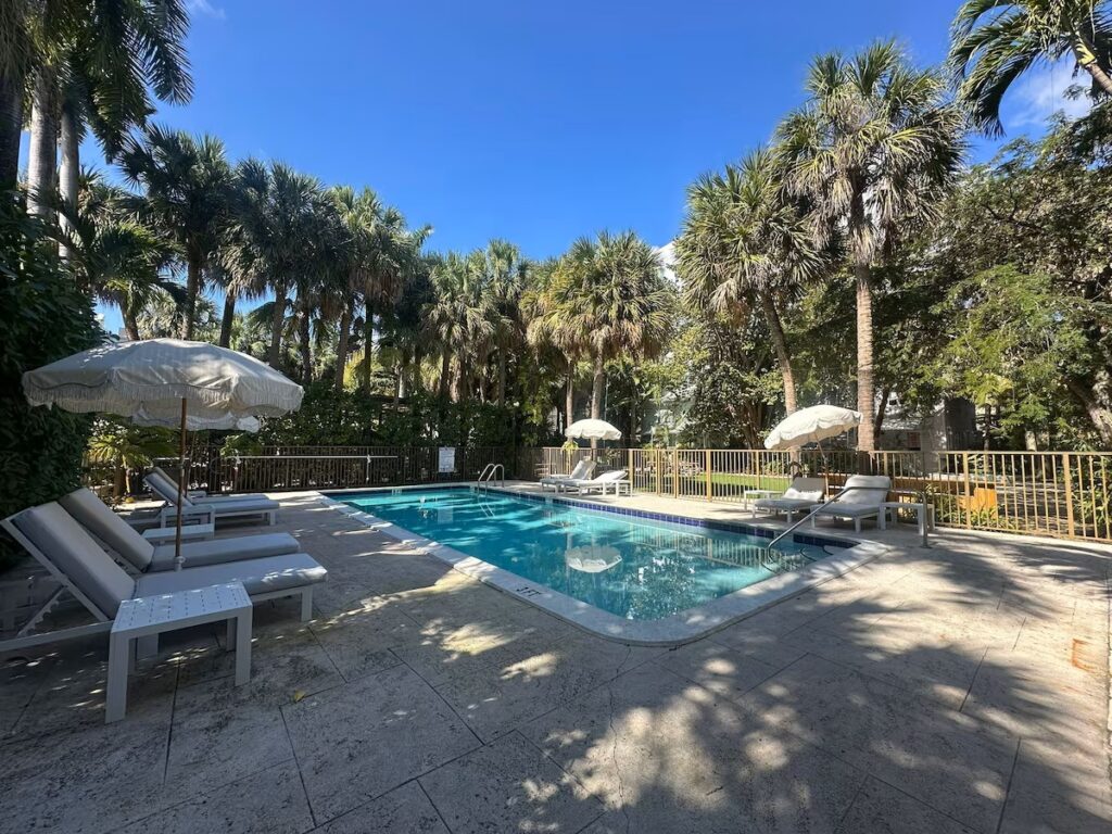 Miami River Inn by Renzzi - Image 5