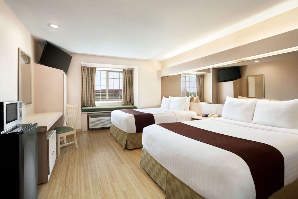 Microtel Inn & Suites Lodi - Image 4