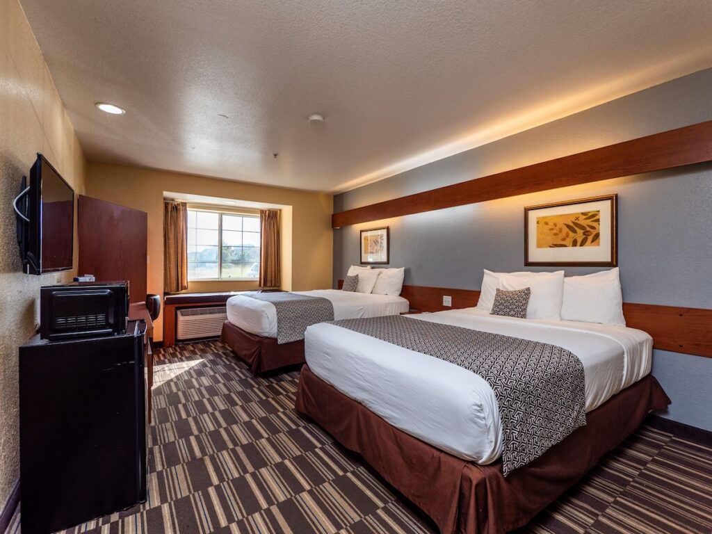 Microtel Inn and Suites Ocala - Image 4