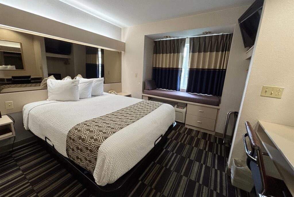 Microtel Inn by Wyndham Champaign - Image 2