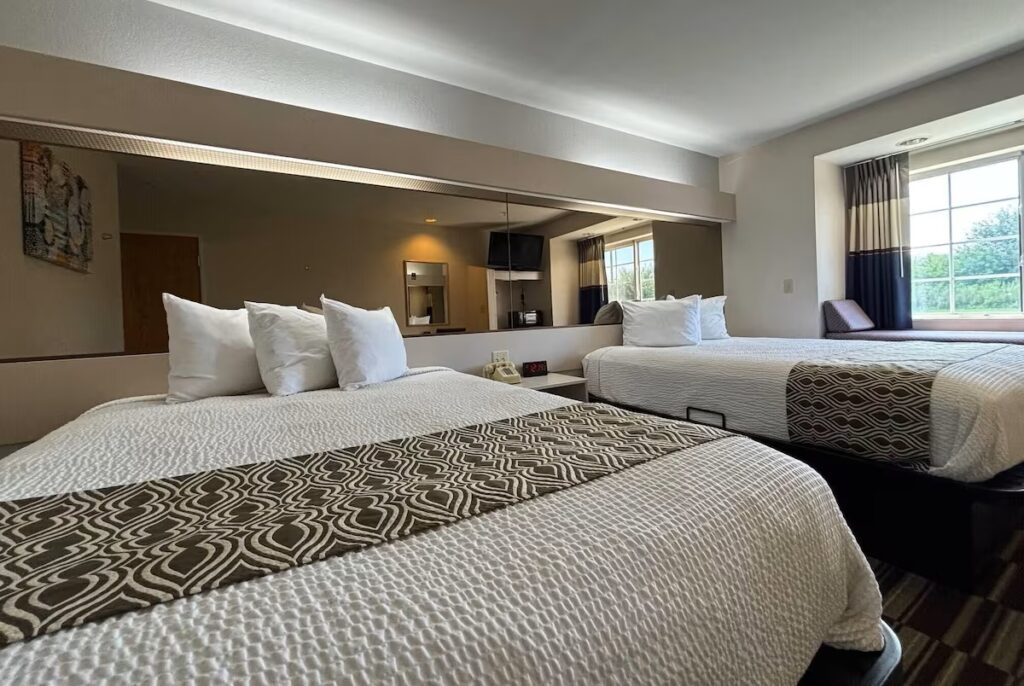 Microtel Inn by Wyndham Champaign - Image 3