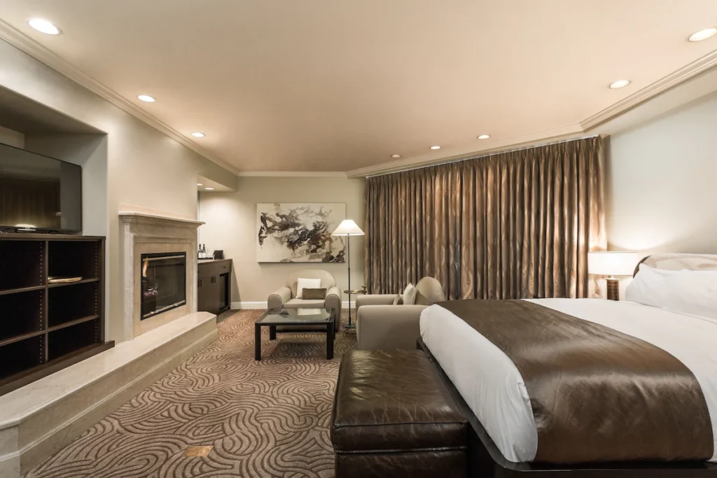 Montecito Inn - Image 5