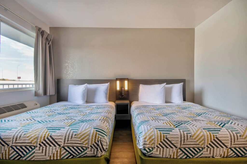 Motel 6-Albuquerque, NM - Midtown - Image 3