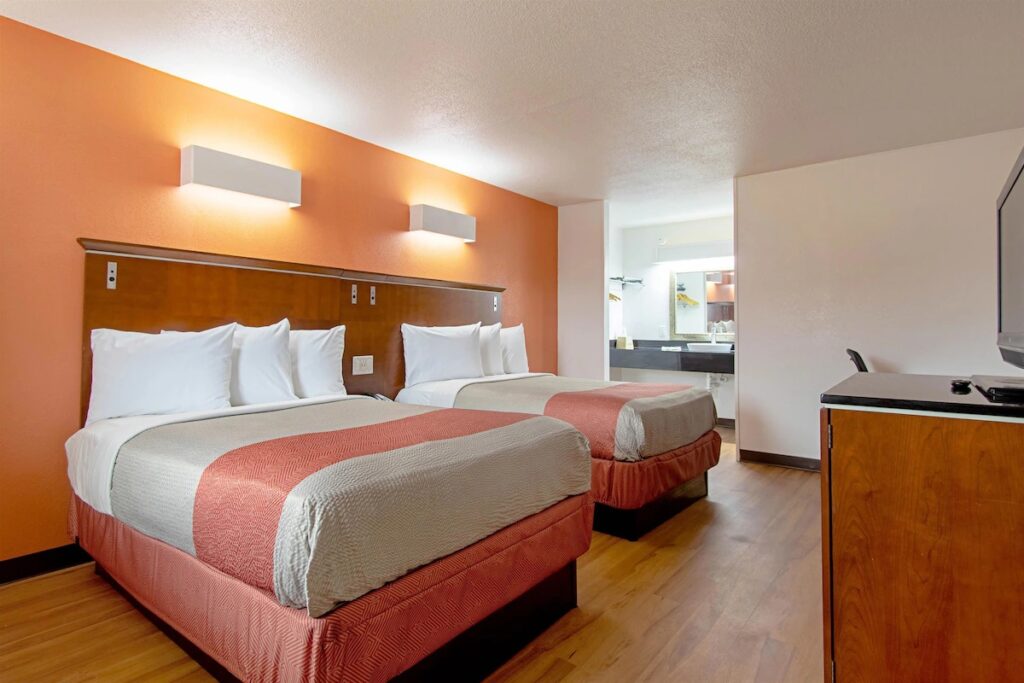 Motel 6-Alma, AR l-40 - Image 3