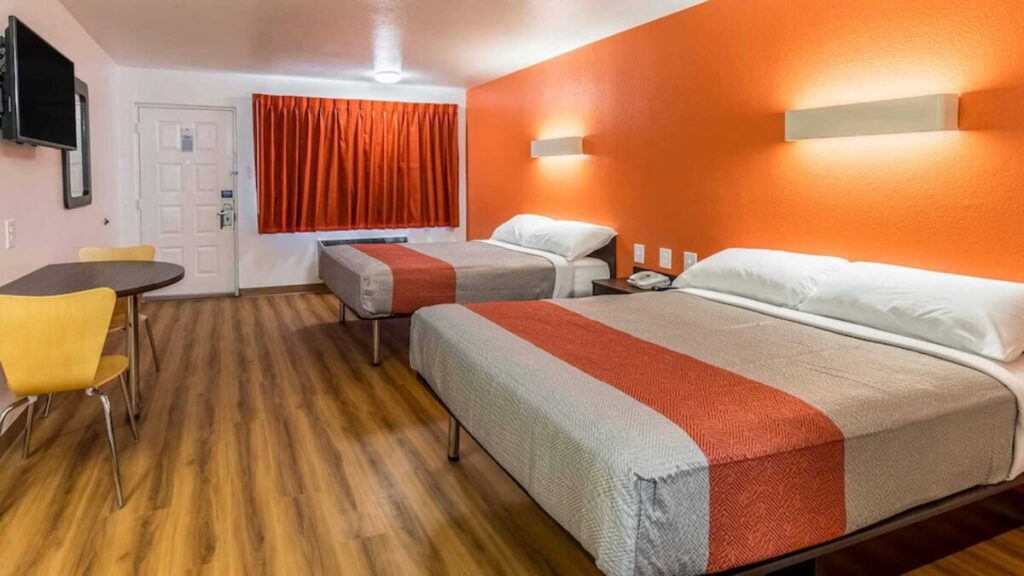 Motel 6-Arlington, TX - UTA - Image 4