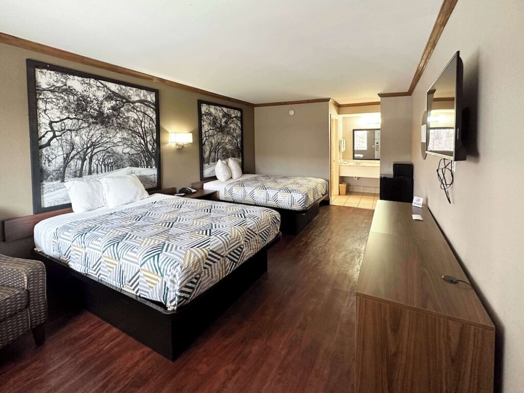 Motel 6 Atlanta GA Atlanta Airport East - Image 4