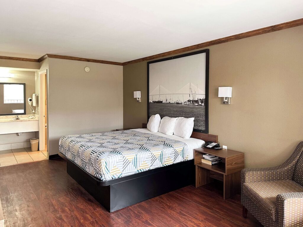 Motel 6 Atlanta GA Atlanta Airport East - Image 3