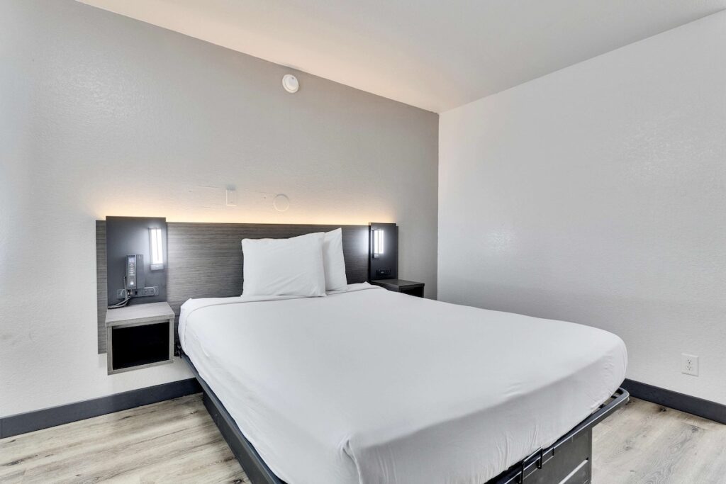 Motel 6 Austin Airport - Image 5