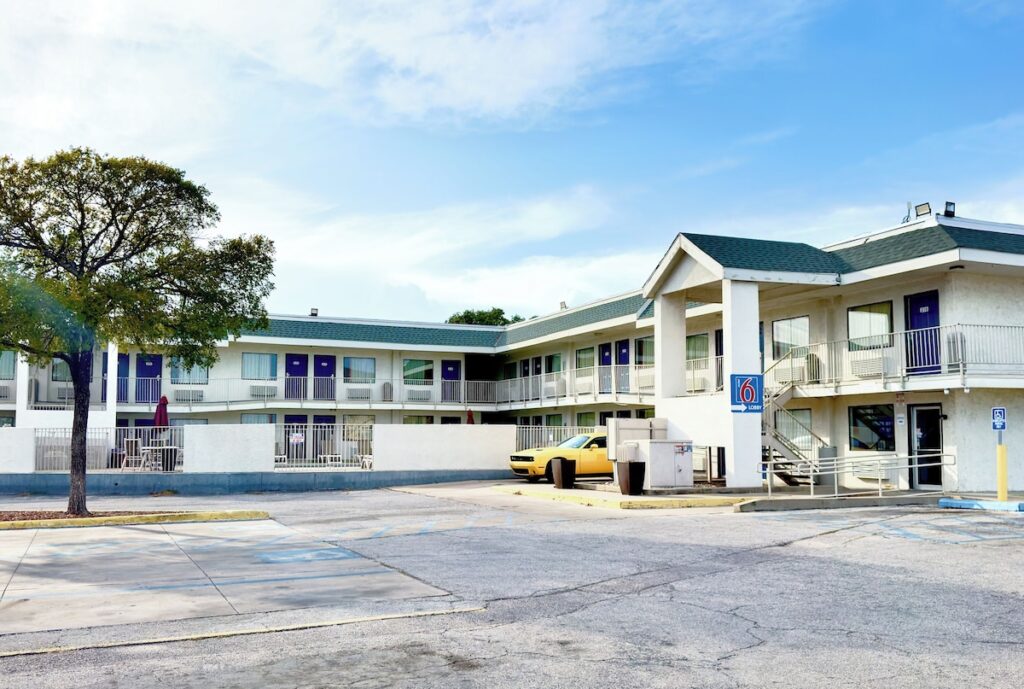 Motel 6-Austin, TX - North Central - Image 2