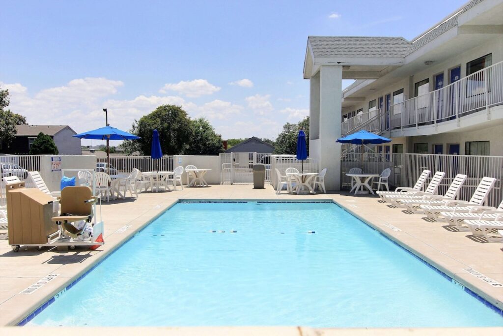 Motel 6-Austin, TX - North Central - Image 3