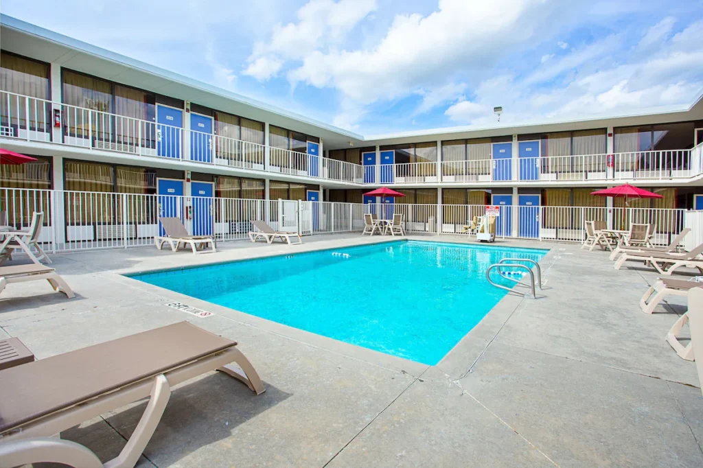Motel 6 Baton Rouge Southeast - Image 2