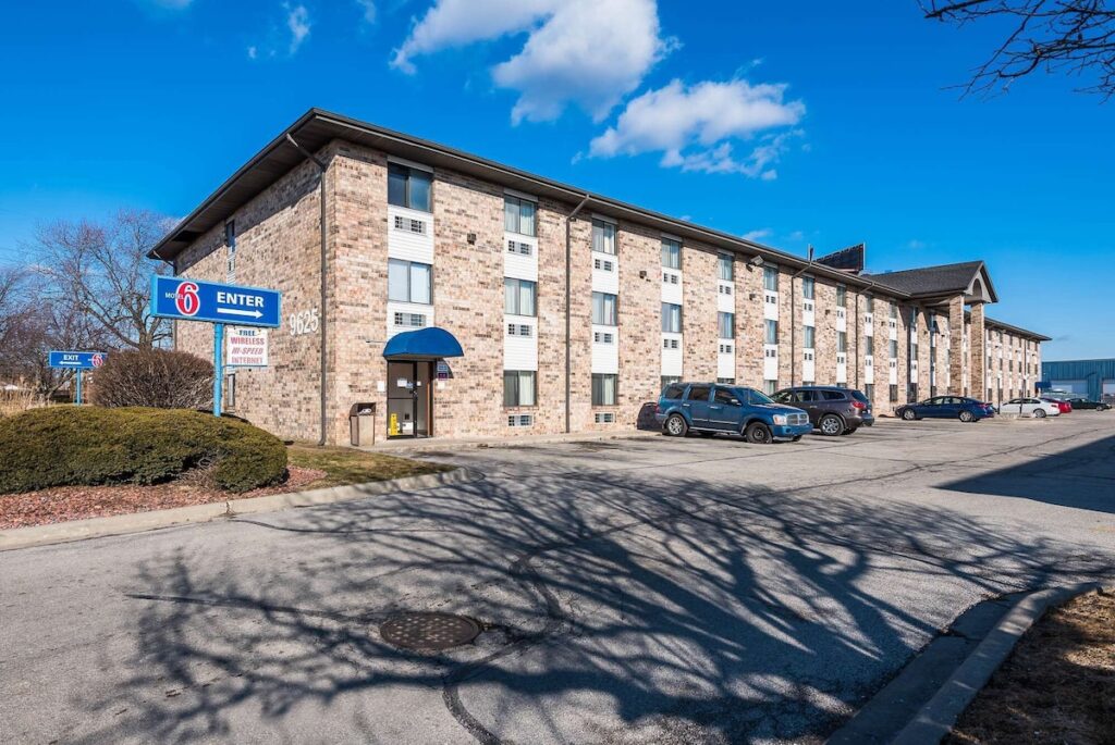Motel 6-Bridgeview, IL - Image 2