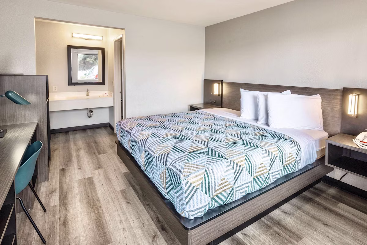 Motel 6-Carlsbad, CA - East Near LEGOLAND - Image 3