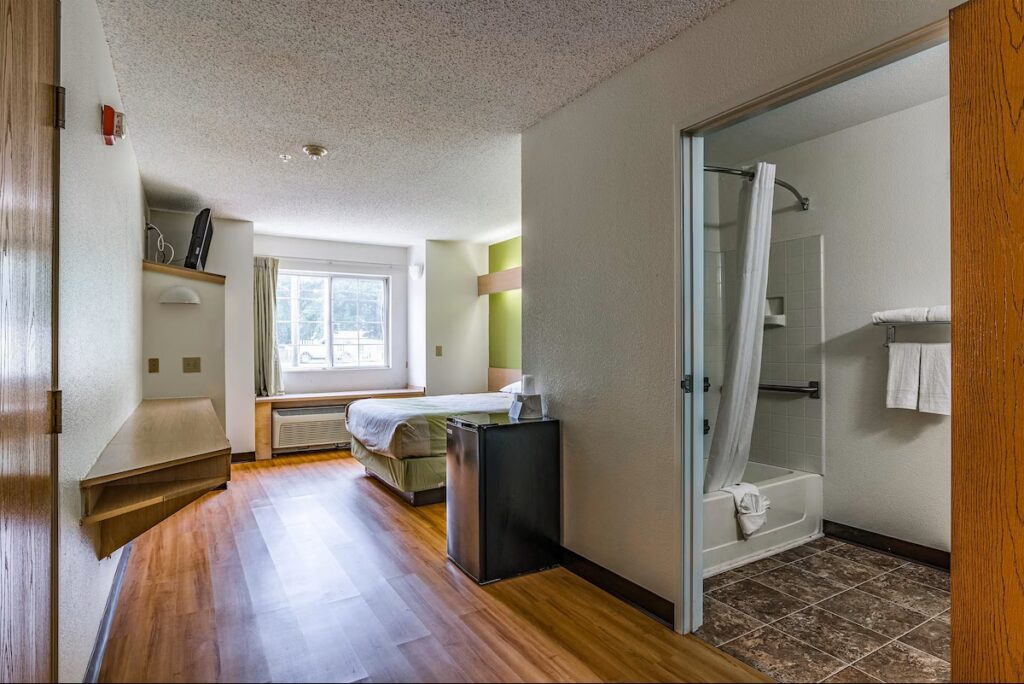 Motel 6-Charlotte, NC - University - Image 2