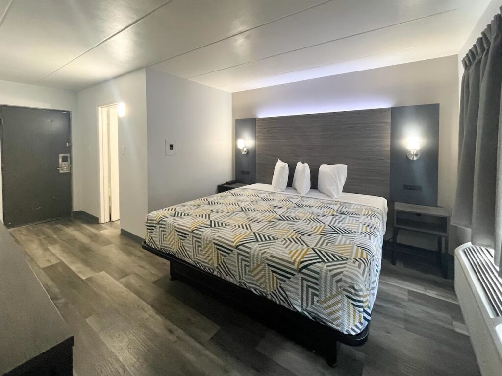 Motel 6 Chicago, IL - Halsted - Image 2