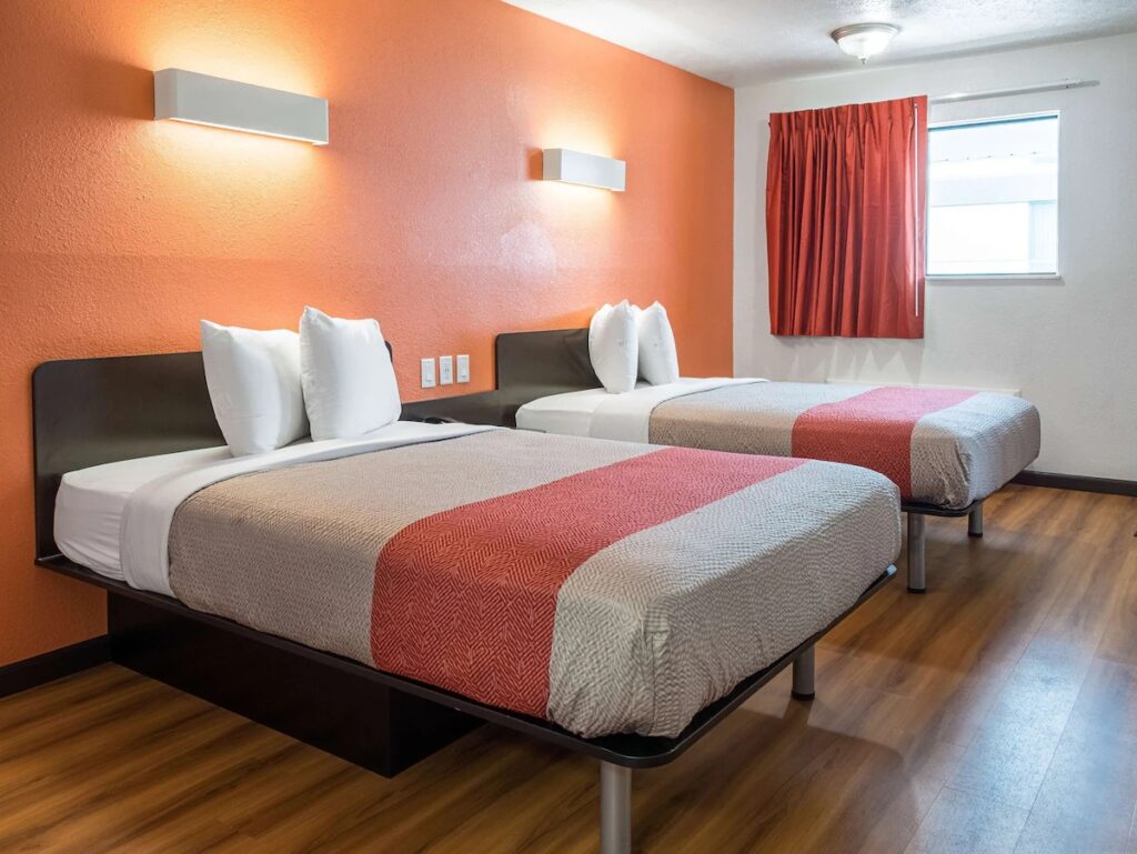 Motel 6-Columbus, OH - OSU - Image 3