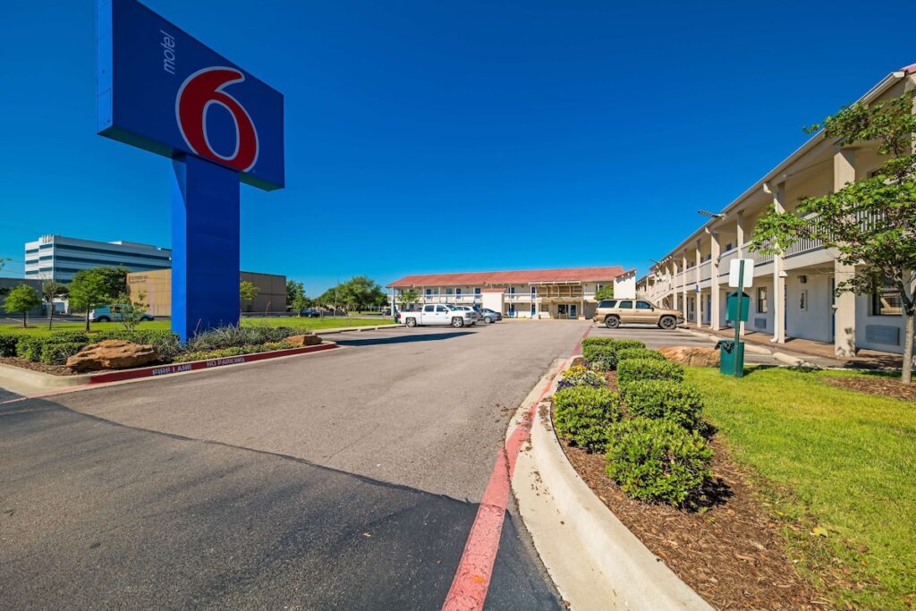 Motel 6-Dallas, TX - Farmers Branch