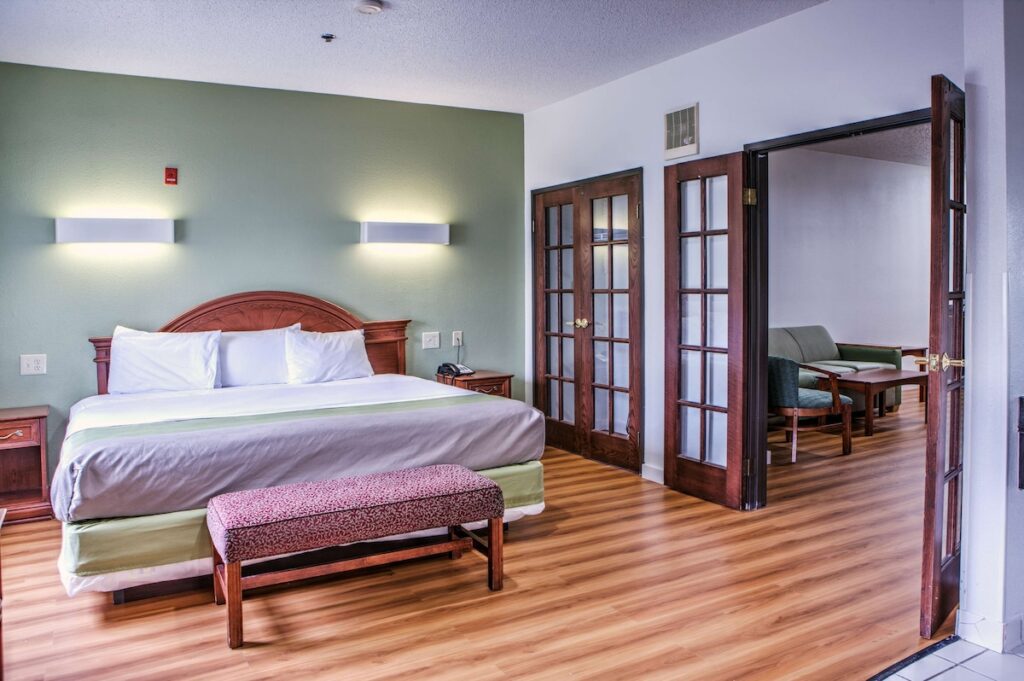 Motel 6-Dallas, TX - Northwest - Image 2