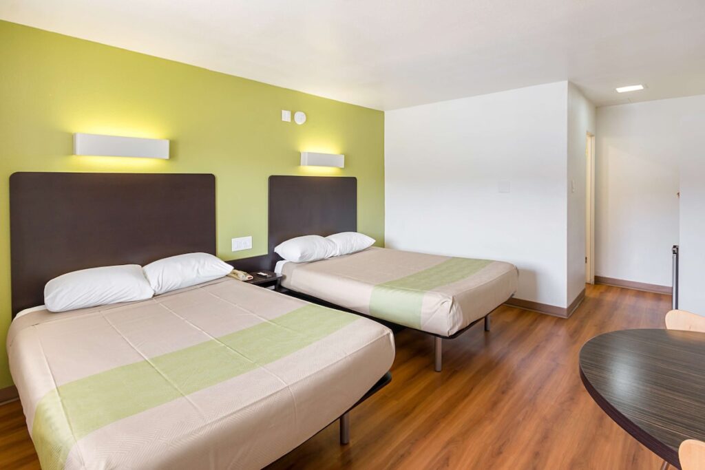 Motel 6-El Paso, TX - Airport - Fort Bliss - Image 3