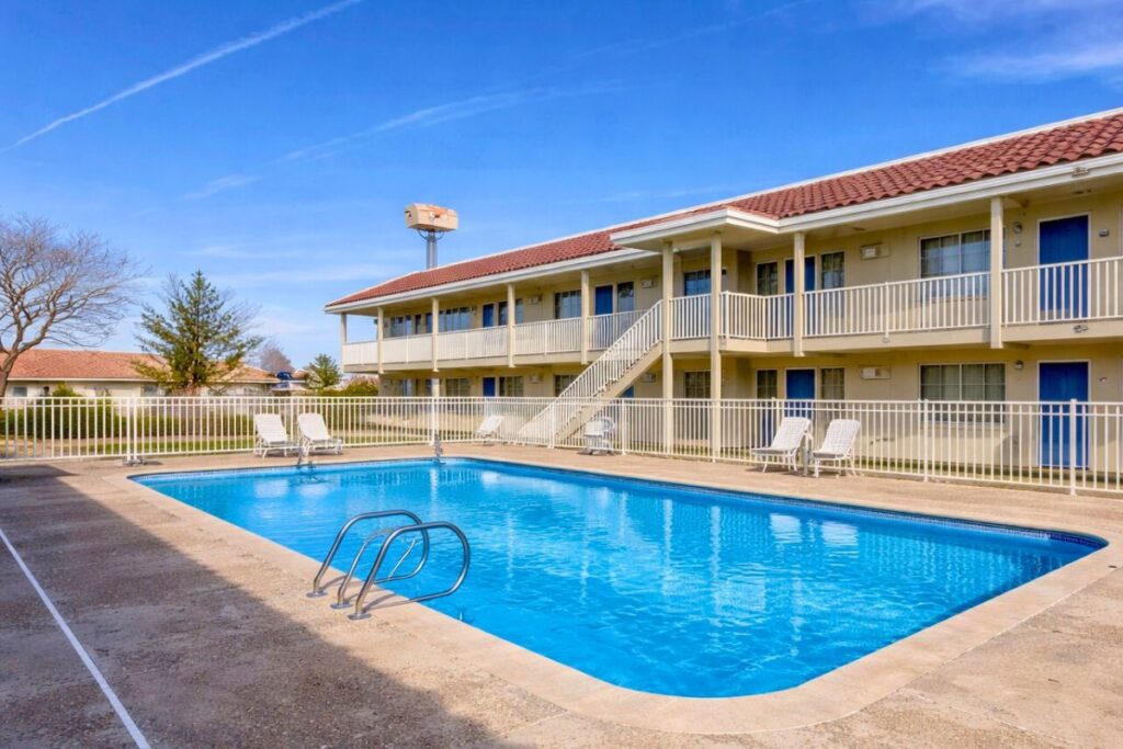 Motel 6-El Paso, TX - East - Image 4