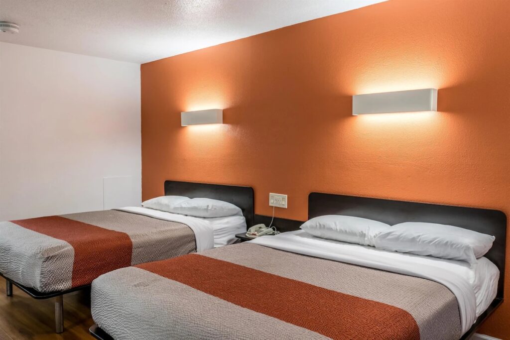 Motel 6 Florence, KY - Cincinnati Airport - Image 3