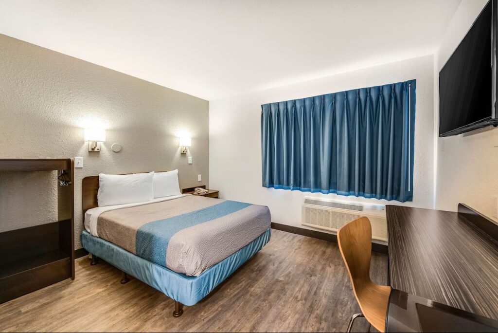 Motel 6-Fort Wayne, IN - Image 2