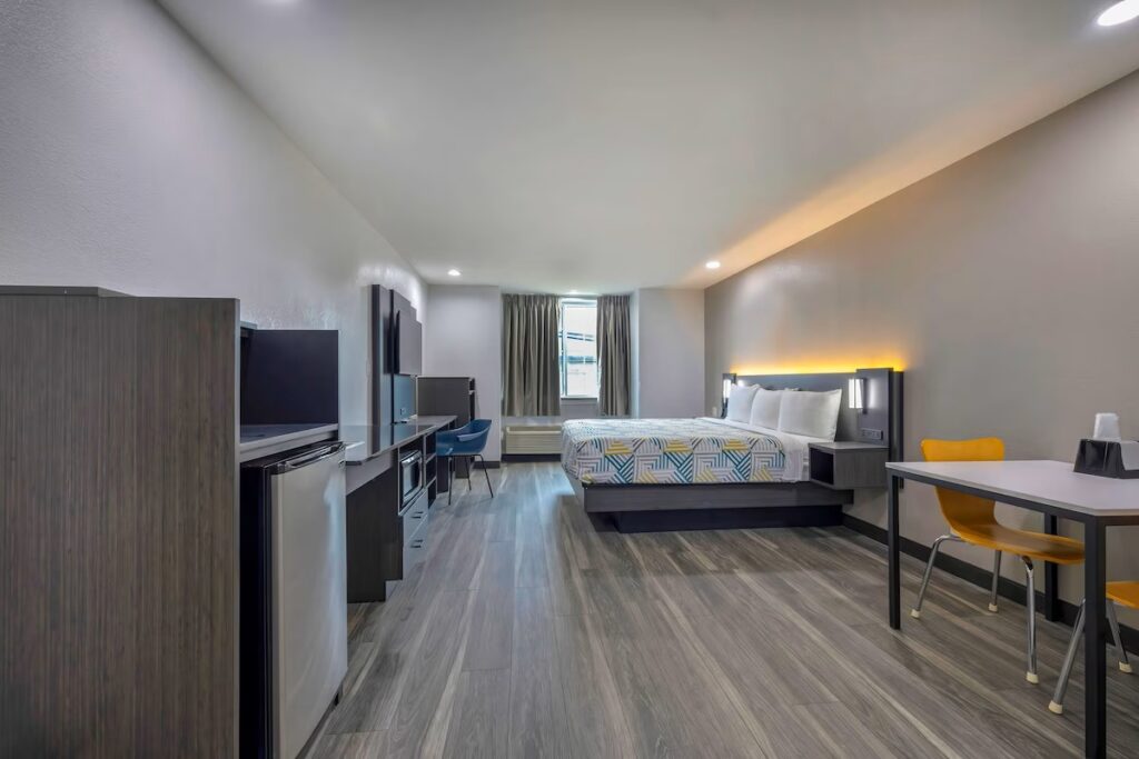 Motel 6-Fort Worth, TX - Burleson - Image 2