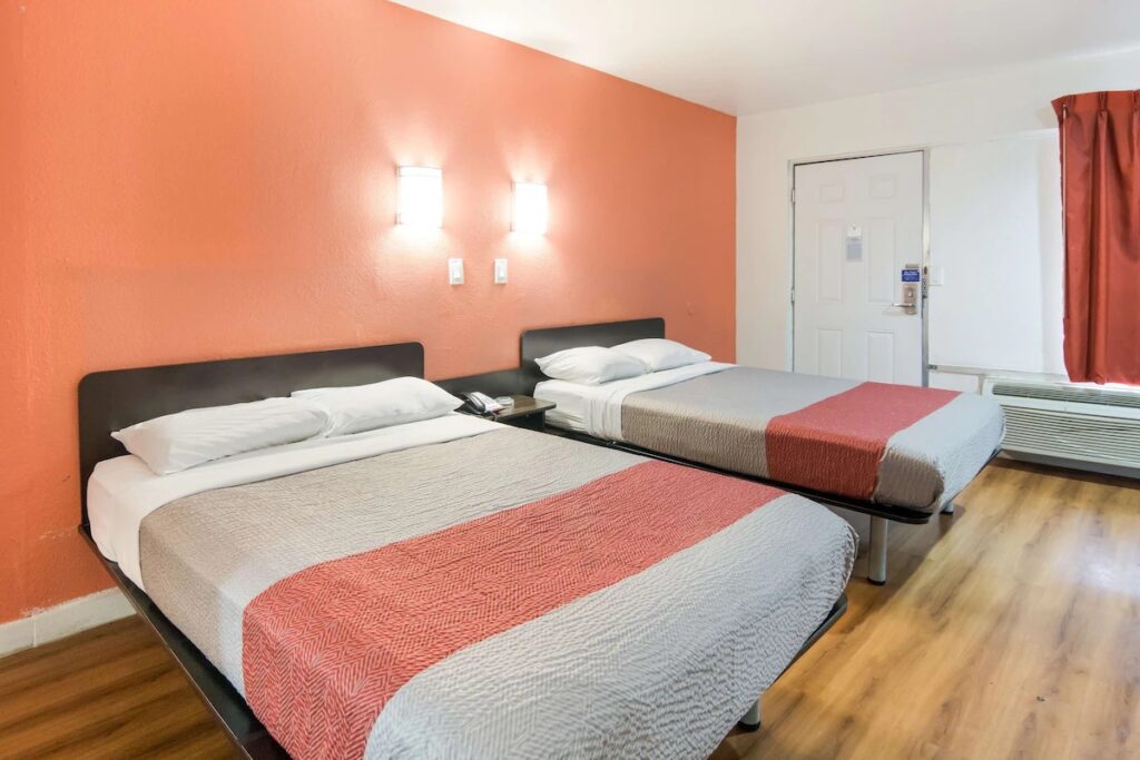 Motel 6-Fort Worth, TX - Seminary - Image 3