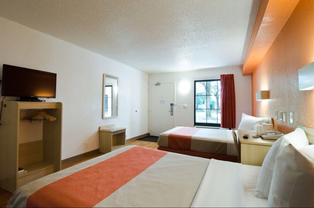 Motel 6-Frederick, MD - Fort Detrick - Image 3