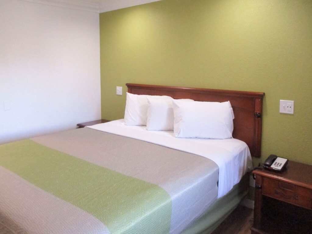 Motel 6-Fresno, CA - Image 2