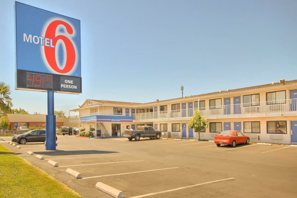 Motel 6-Fresno, CA - Blackstone North