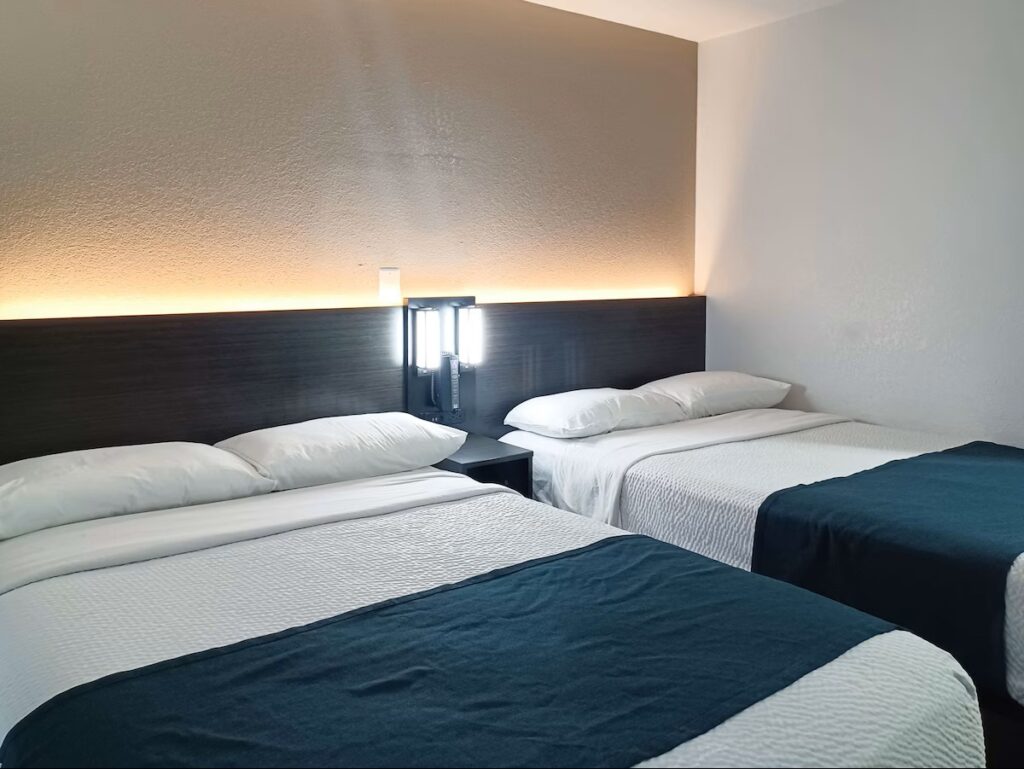 Motel 6-Fresno, CA - Blackstone North - Image 3