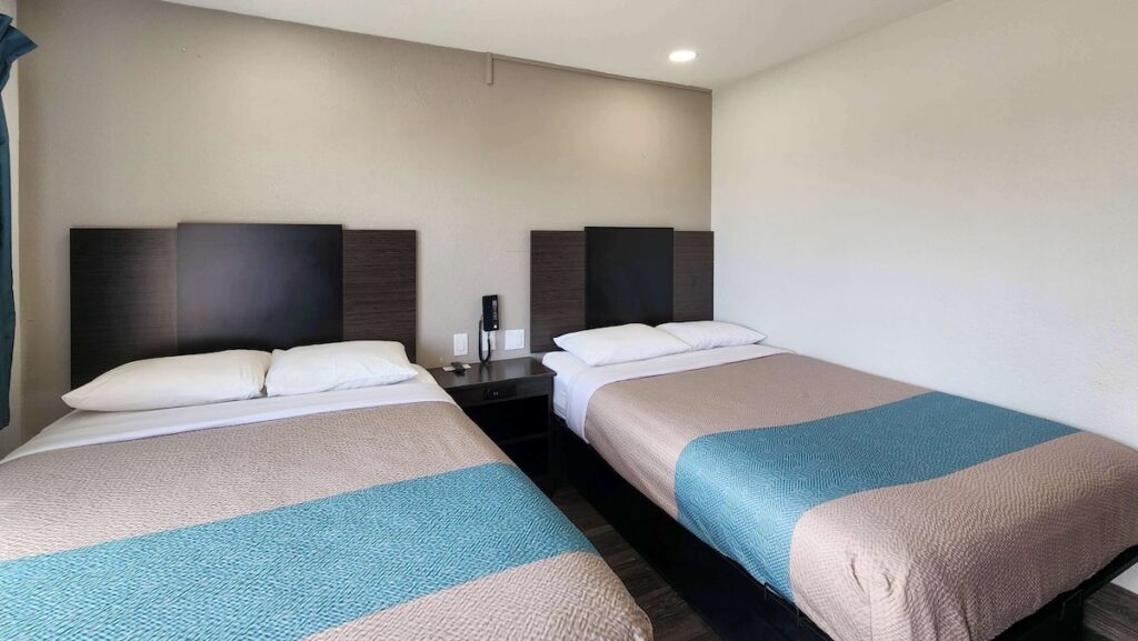 Motel 6 Galveston, TX Seawall - Image 3