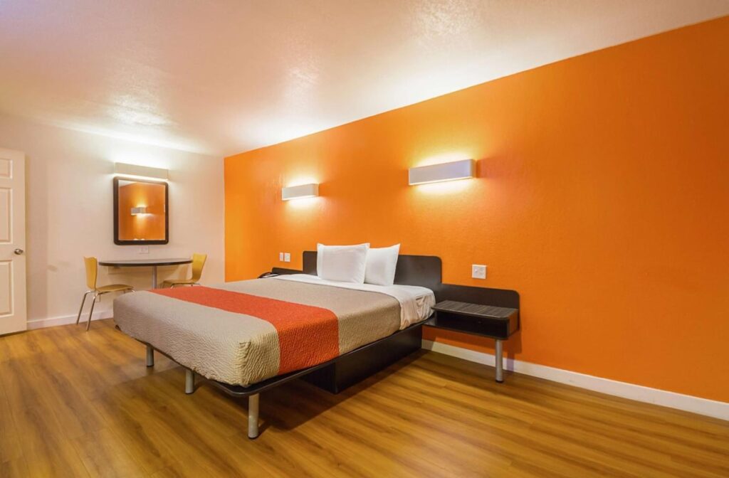 Motel 6-Garland, TX - Northeast Dallas - Image 2