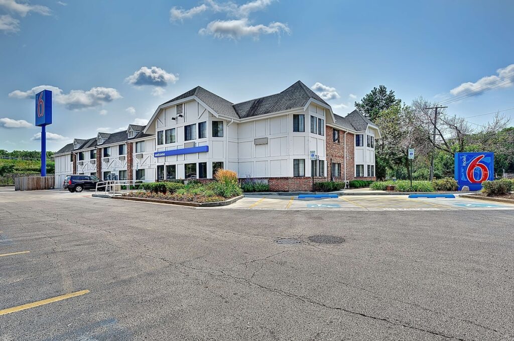 Motel 6-Glenview, IL - Chicago North