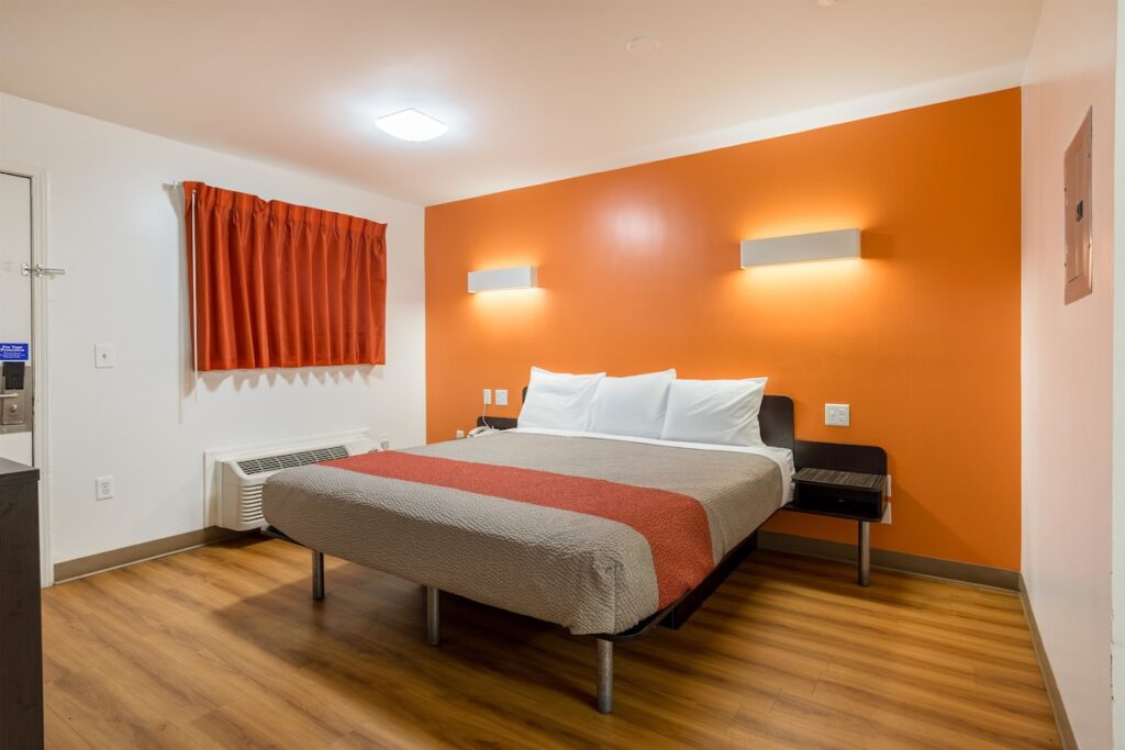 Motel 6-Greenville, SC - Image 2